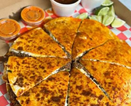 Birria pizza